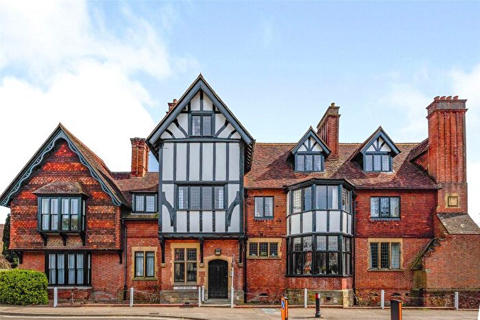 1 Bedroom Flat For Sale In School Hill, Lamberhurst, Tunbridge Wells, Kent, TN3