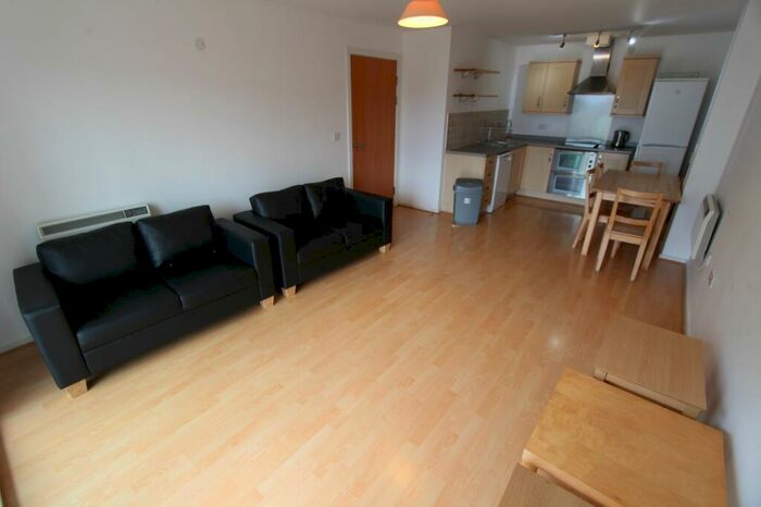 2 Bedroom Flat To Rent In Millsands, Coode, S3