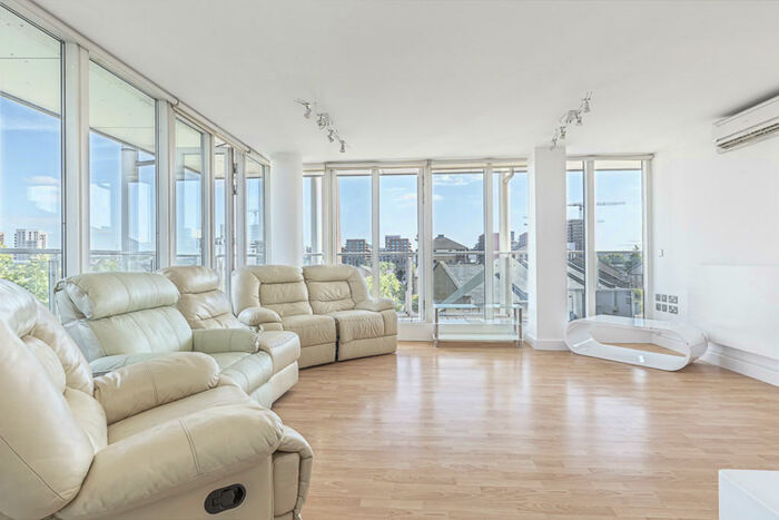 2 Bedroom Apartment To Rent In Eastern Quay, Silvertown, E16