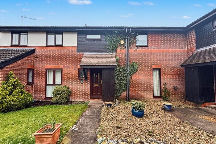 3 Bedroom Detached House For Sale In Badger Farm, SO22