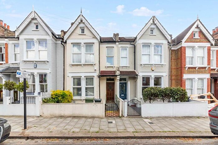 3 Bedroom House For Sale In Honeybrook Road, Balham, SW12