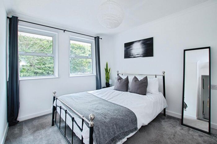 3 Bedroom End Of Terrace House For Sale In Moreys Close, West Lulworth, Wareham, BH20 - Photo 6