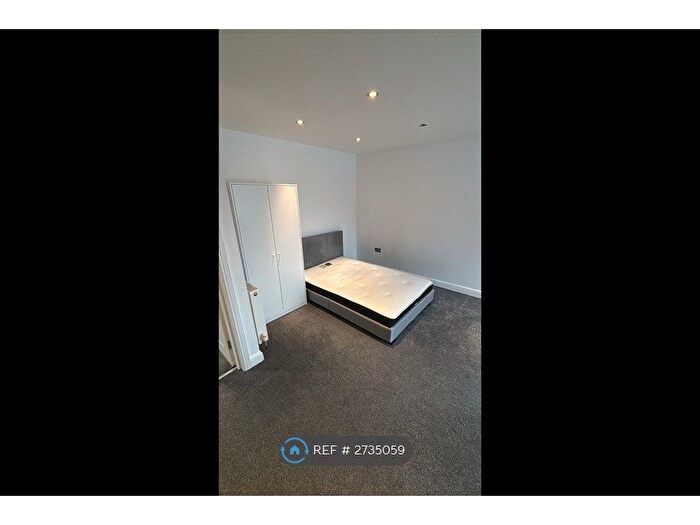 Studio To Rent In The Compasses, Luton, LU1