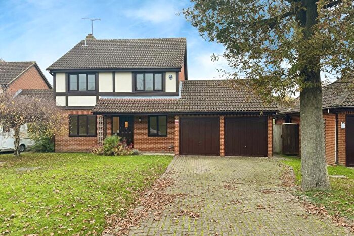 4 Bedroom Detached House To Rent In Hazelbank, Wokingham, RG40