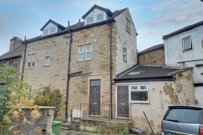 2 Bedroom Flat To Rent In Bradford Road, Stanningley, Pudsey LS28