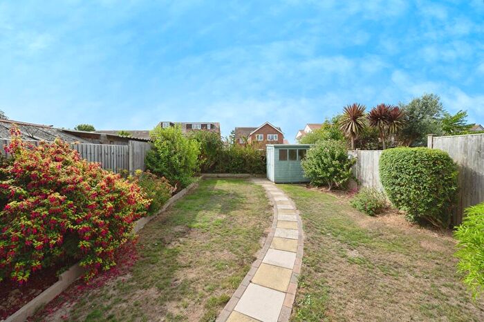 2 Bedroom Bungalow For Sale In Wheatlands Avenue, Hayling Island, Hampshire, PO11