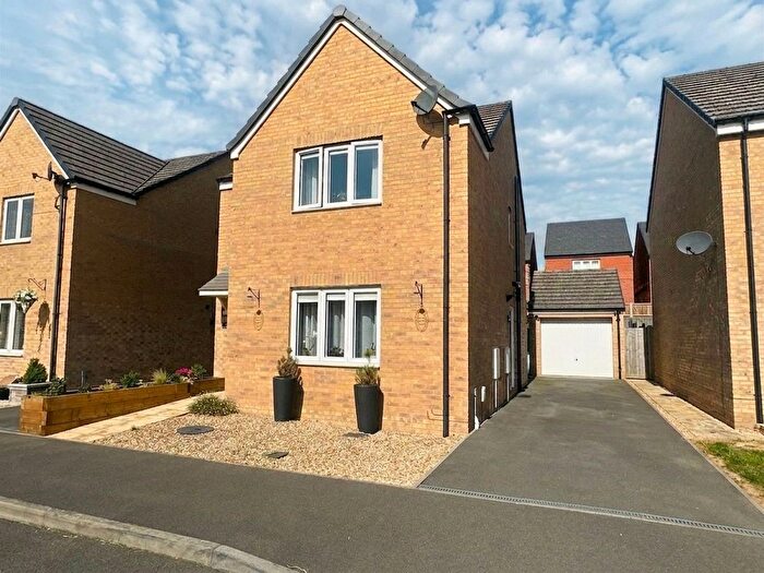 3 Bedroom Detached House For Sale In Green Crescent, Desborough, NN14