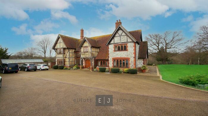 7 Bedroom Detached House To Rent In Epping New Road, Buckhurst Hill, IG9