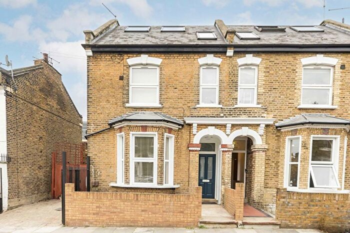 2 Bedroom Flat To Rent In Milton Road, Acton, W3