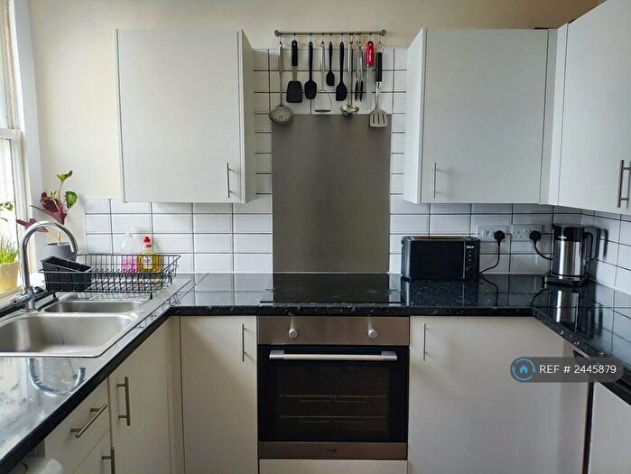 2 Bedroom Flat To Rent In Cotham Brow, Bristol, BS6
