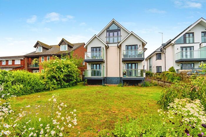 2 Bedroom Flat For Sale In Priory Road, Southampton, SO17