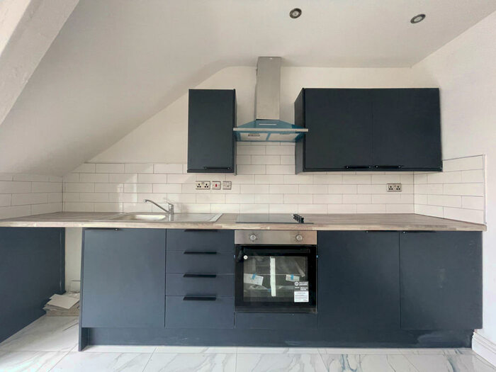 1 Bedroom Apartment To Rent In Harehills Road, Leeds, LS8