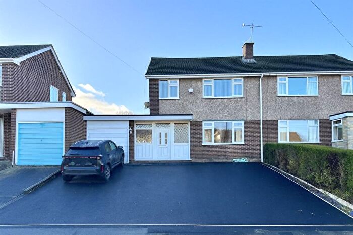 3 Bedroom Semi Detached House For Sale In Bowland Road, Glossop, SK13