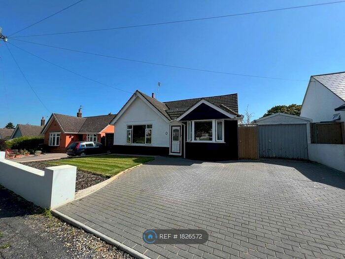 2 Bedroom Bungalow To Rent In Northbourne Gardens, Bournemouth, BH10