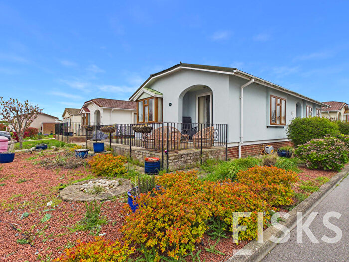 2 Bedroom Park Home For Sale In Creek Road, Canvey Island, SS8