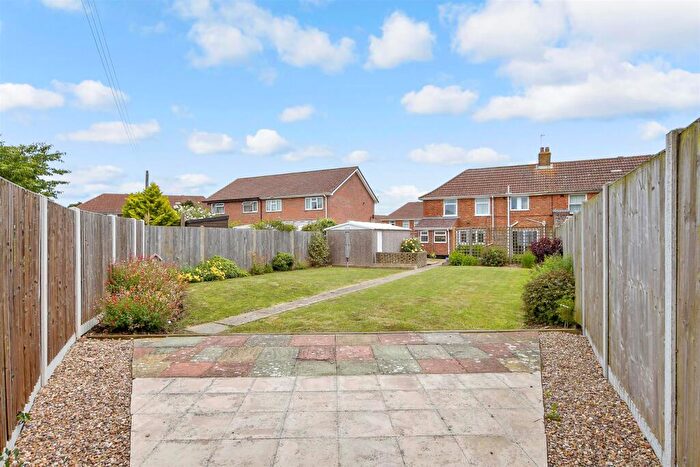 3 Bedroom End Of Terrace House For Sale In Chaucer Road, Elvington, Dover, Kent, CT15