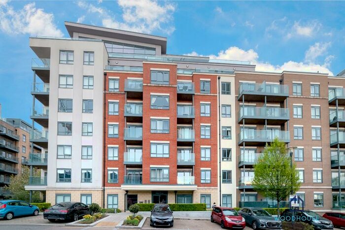 2 Bedroom Flat To Rent In East Drive, London, NW9