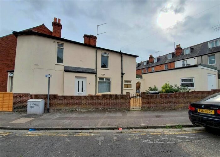 4 Bedroom End Of Terrace House For Sale In Gower Street, Reading, RG1