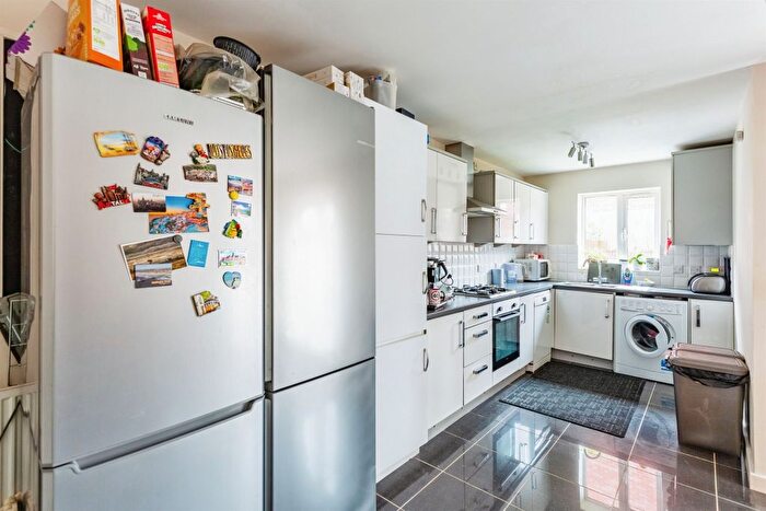 3 Bedroom Terraced House For Sale In Tweed Crescent, Rushden, NN10