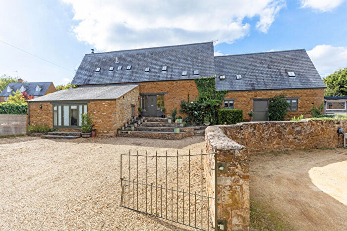 5 Bedroom Country House For Sale In Church Lane Shutford Banbury, Oxfordshire, OX15