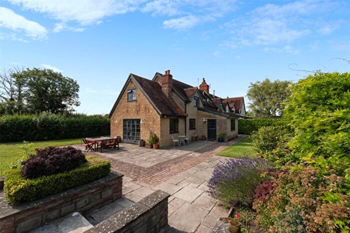 4 Bedroom Semi-Detached House For Sale In Moorside, Sturminster Newton, Dorset, DT10