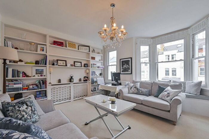 3 Bedroom Maisonette For Sale In Oxberry Avenue, Bishop's Park, London, SW6