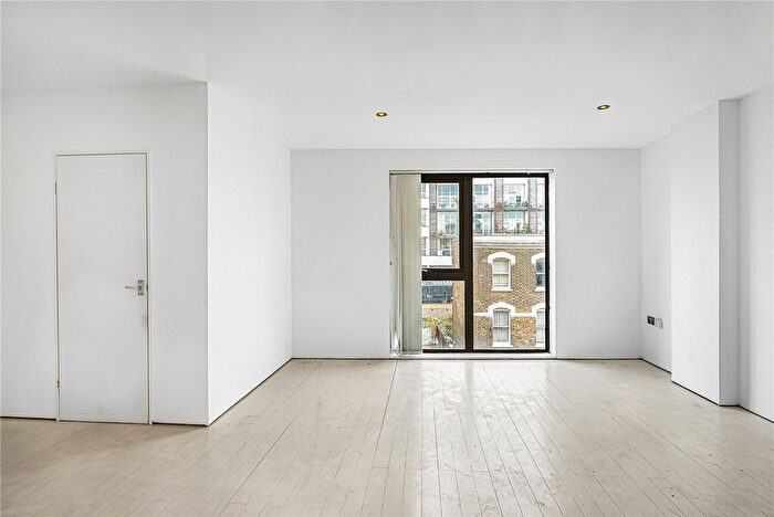 2 Bedroom Flat To Rent In Kingsland Road, London, E8