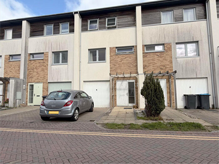 3 Bedroom Town House For Sale In Broomhill Way, Poole, BH15