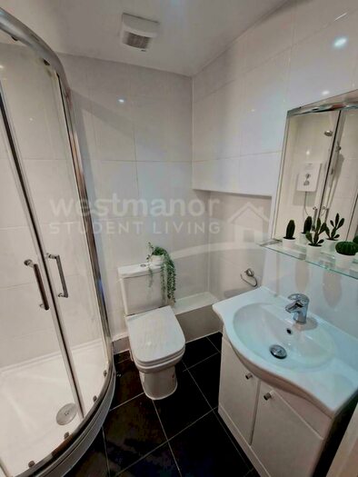 6 Bedroom Semi-Detached House To Rent In London Road, Leicester, LE2