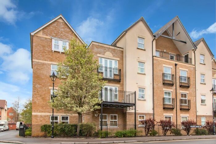 3 Bedroom Flat To Rent In Elizabeth Jennings Way, Oxford, OX2