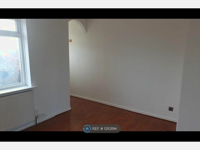 1 Bedroom Flat To Rent In Sangster Way, Bradford, BD5