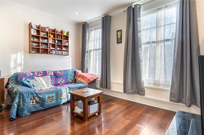 1 Bedroom Apartment For Sale In Moselle Avenue, London, N22