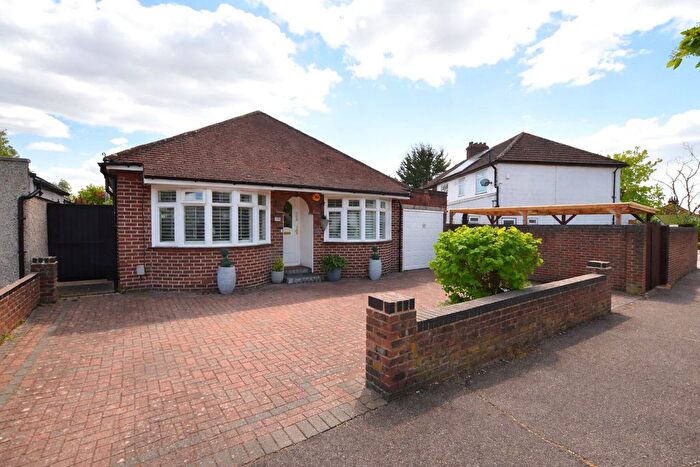3 Bedroom Bungalow For Sale In Heversham Road, Bexleyheath, DA7