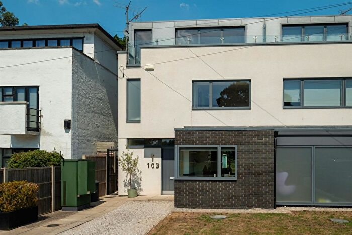 4 Bedroom Semi-Detached House To Rent In Park Avenue, Ruislip, HA4