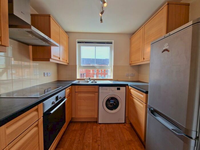 1 Bedroom Ground Flat To Rent In Arnold Street, Swindon, SN25