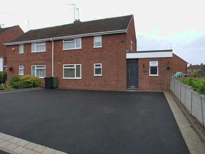 Houses for sale & to rent in B63 1ET, Hodgetts Drive, Hayley Green And