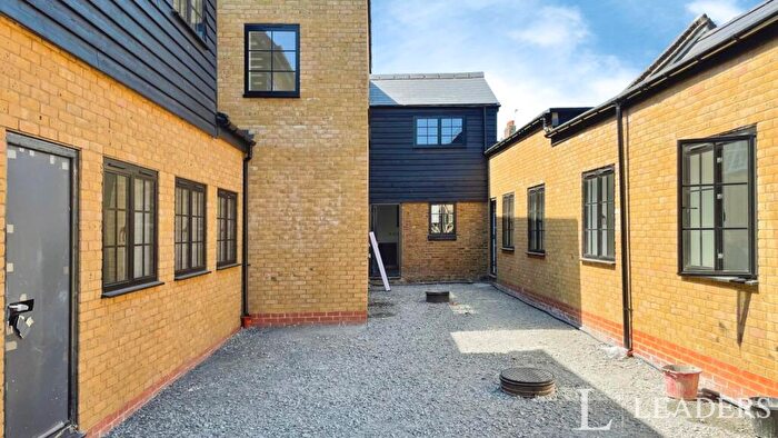3 Bedroom Terraced House To Rent In Victoria Avenue, Southend-on-Sea, Essex, SS2