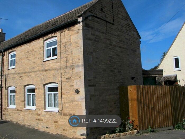 2 Bedroom End Of Terrace House To Rent In High Street, Corby, NN17