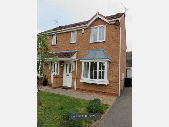 3 Bedroom Semi-Detached House To Rent In Gale Close, Lutterworth LE17