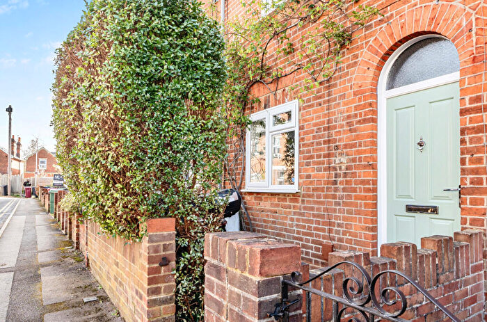 2 Bedroom Terraced House For Sale In South Street, Caversham, Reading, RG4