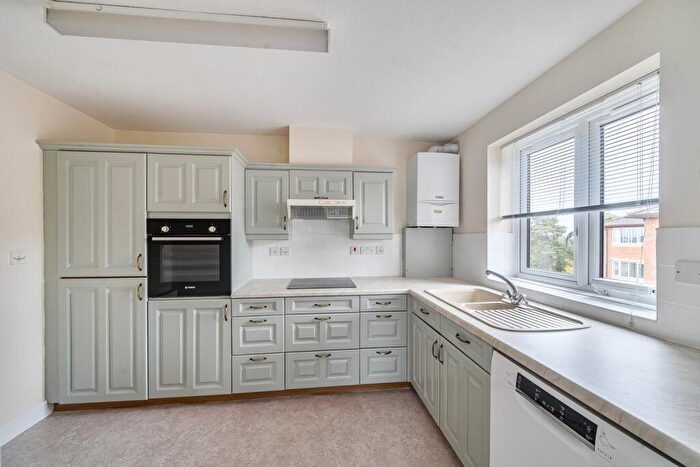 2 Bedroom Retirement Property For Sale In Lindsay Road, Poole, BH13
