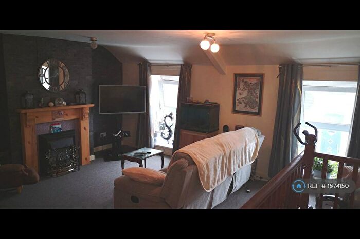 2 Bedroom Flat To Rent In Beaufort Rise, Beaufort, Ebbw Vale, NP23