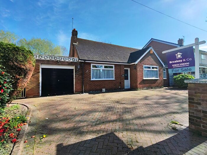 3 Bedroom Detached Bungalow For Sale In Billinge Road, Wigan, WN5