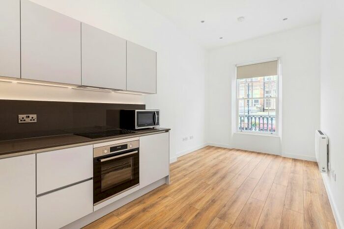 2 Bedroom Flat To Rent In Queensway, London, W2