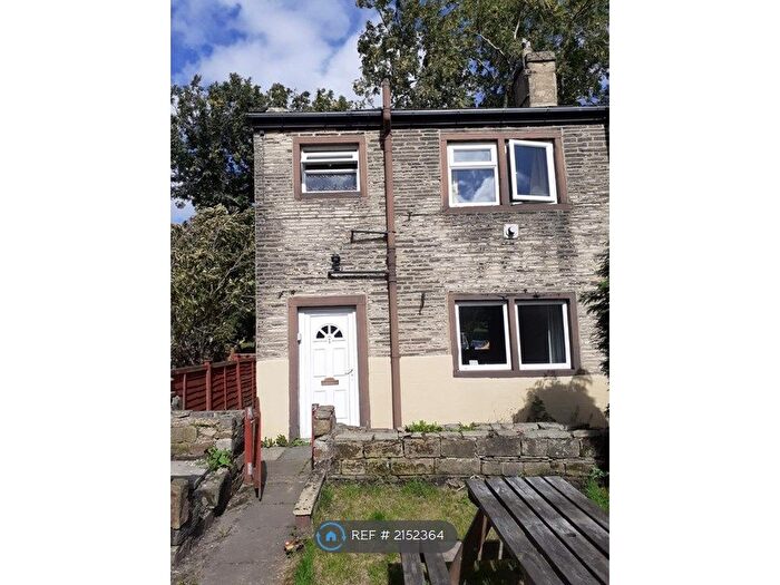 2 Bedroom Terraced House To Rent In Worthing Head Road, Bradford, BD12