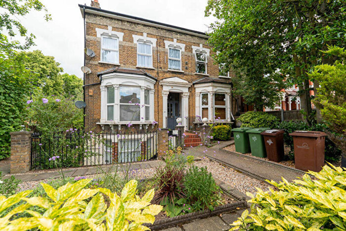 1 Bedroom Flat To Rent In Wallwood Road, Upper Leytonstone, E11