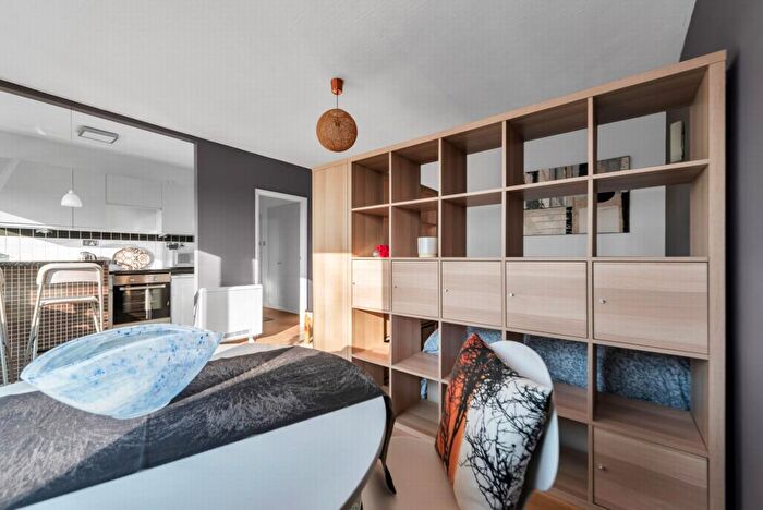 1 Bedroom Flat For Sale In Oakcroft Court, Liskeard Gardens, Blackheath, SE3