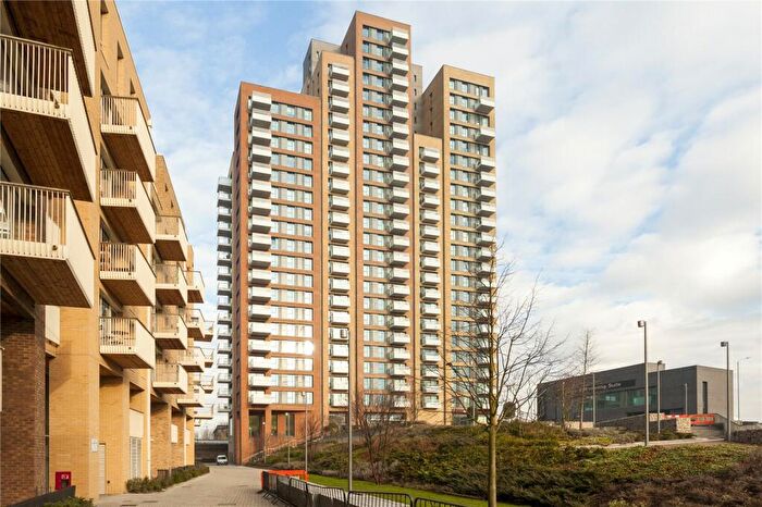 3 Bedroom Apartment To Rent In Marner Point, Jefferson Plaza, E3