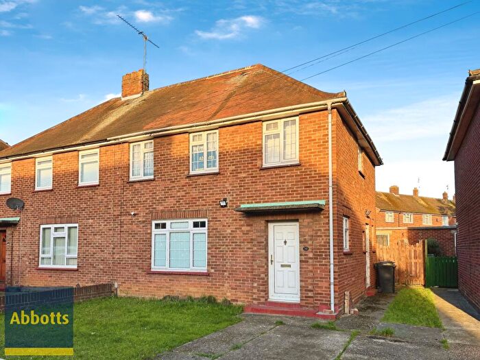 4 Bedroom Semi-Detached House To Rent In Langton Avenue, Chelmsford, CM1