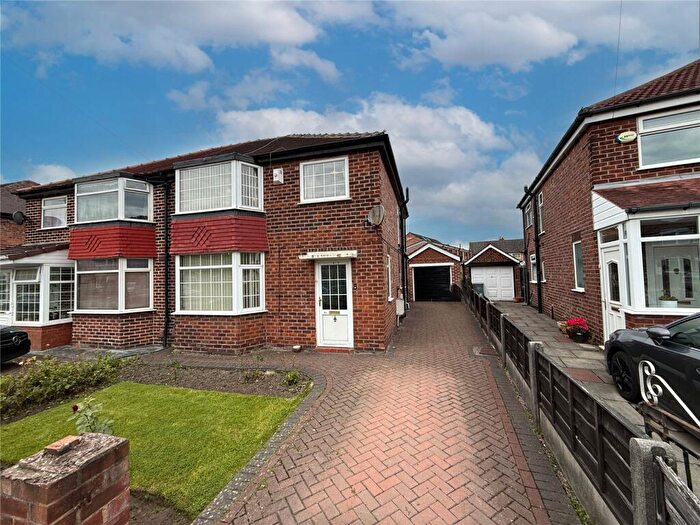 3 Bedroom Semi-Detached House For Sale In Farlands Drive, East Didsbury, M20
